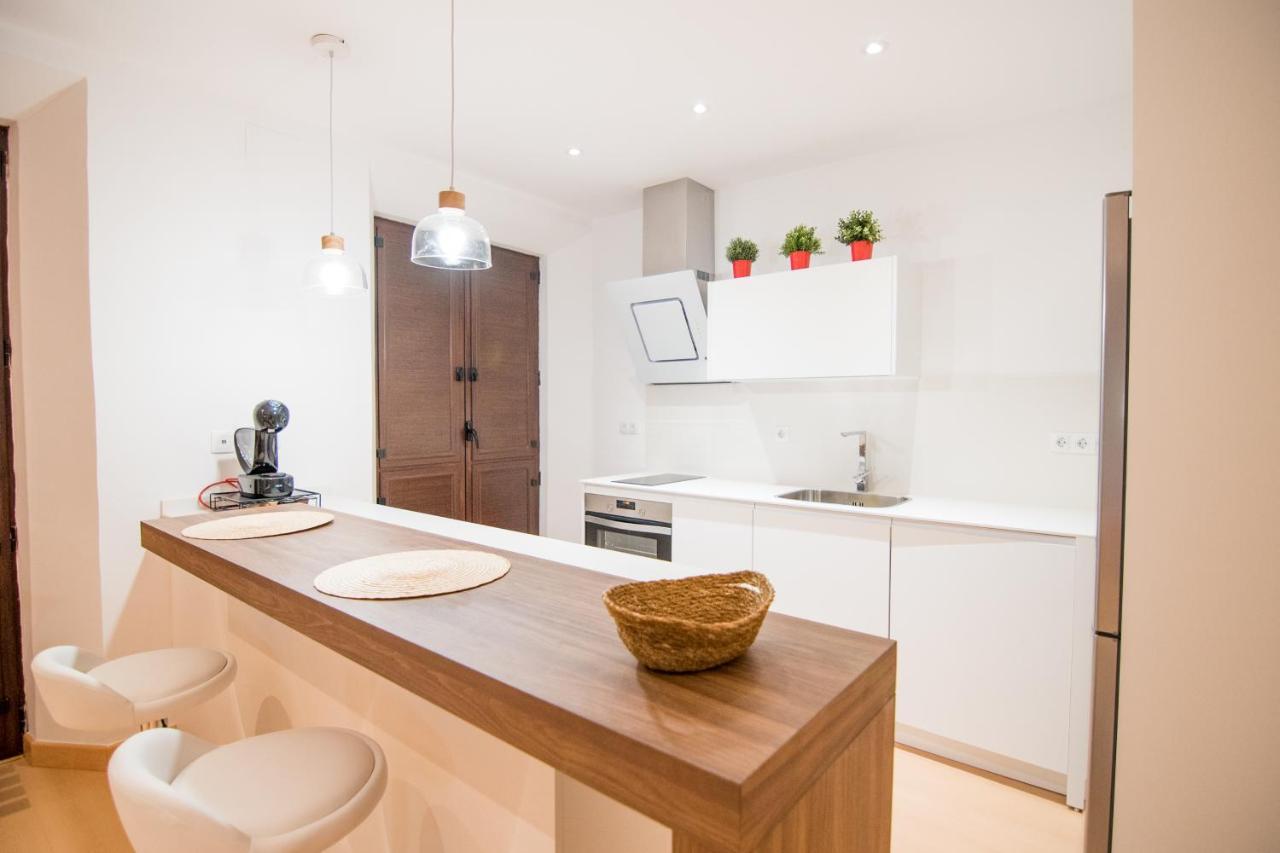 Tuguest Alhondiga Apartment Granada Bagian luar foto